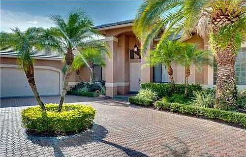 1st image of 6647 NW 72nd Pl