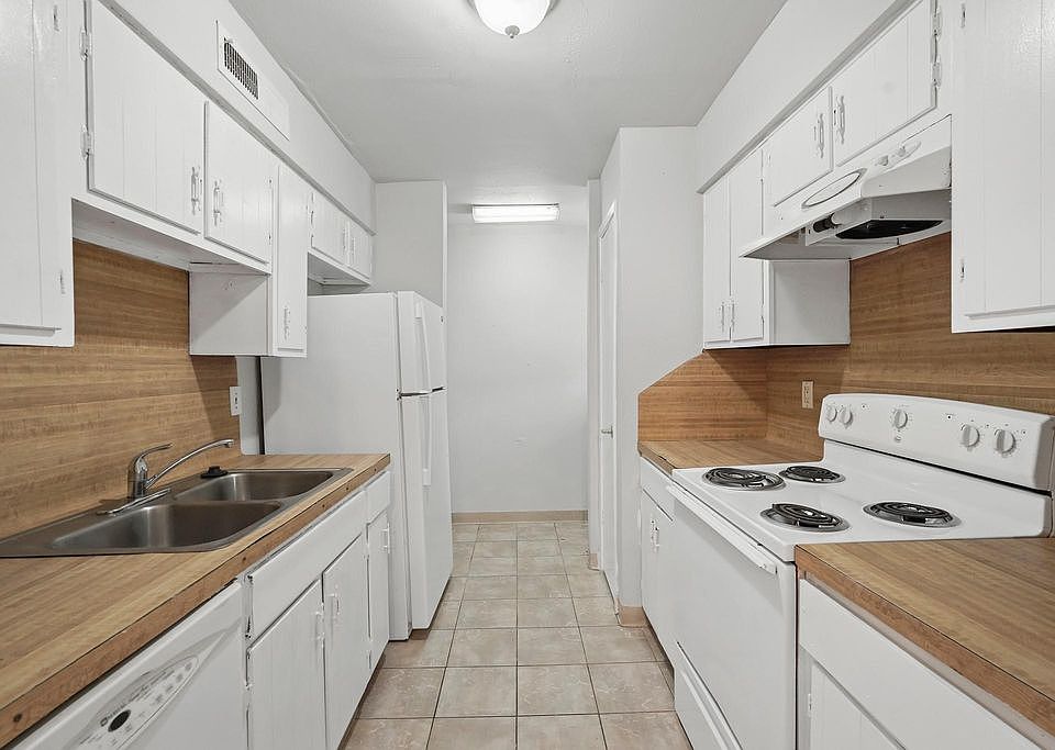 1st image of 5667 Birchmont Dr #129