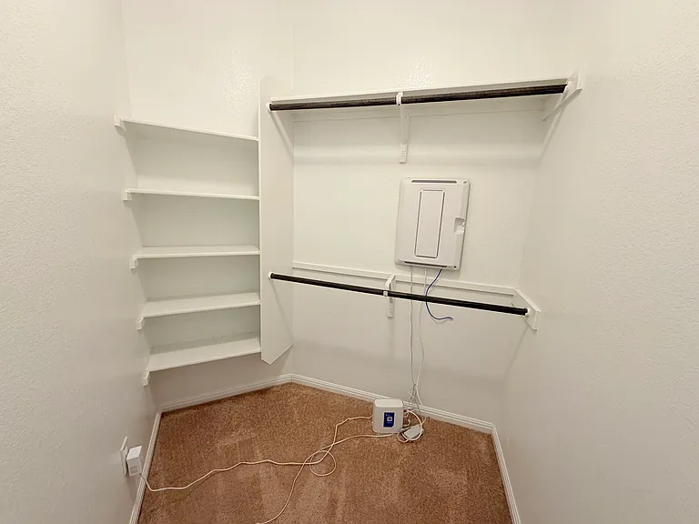 1009 Valley View Dr — Photo 18