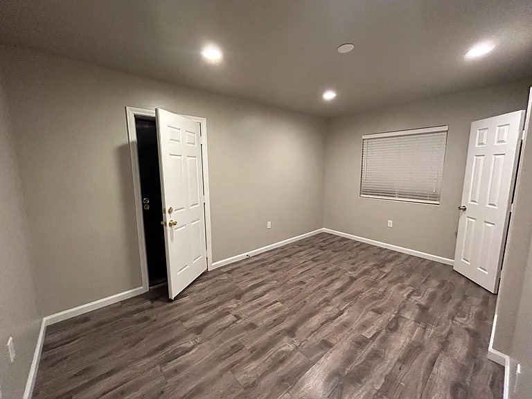 438 Santa Mariana Ave — Photo 14