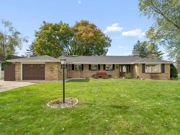 136 Circle Dr, Shawano, WI 54166