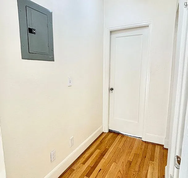 T0108 - Laurelview Apartments — Photo 14