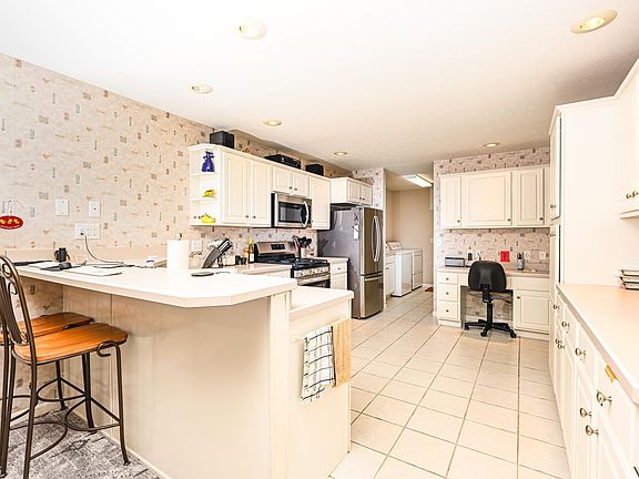 3rd image of 1642 Cobblestone Blvd
