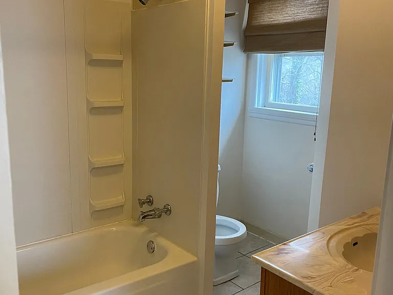 1011 Maupin Ave #5 — Photo 5