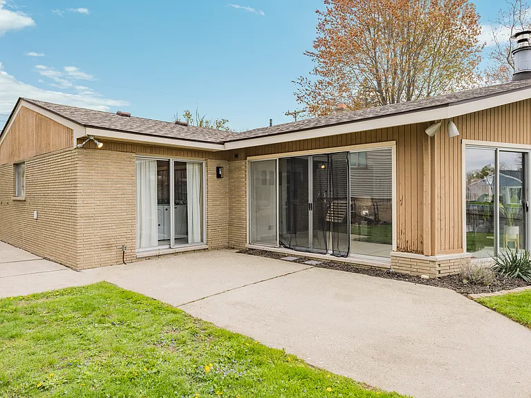 38027 Mallast St — Photo 29