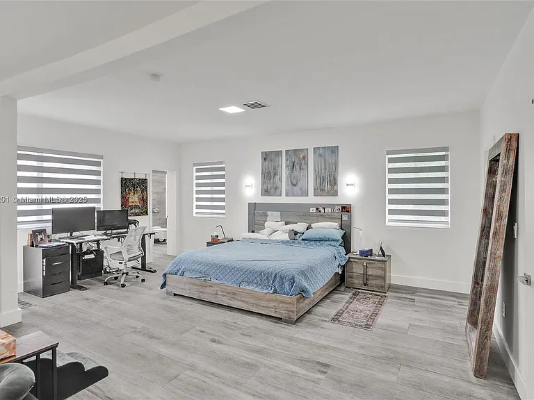 3784 Sheridan Ave — Photo 5