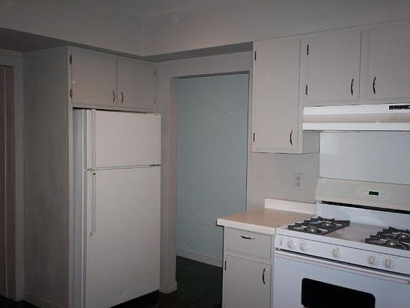 2nd image of 949 McLean Ave