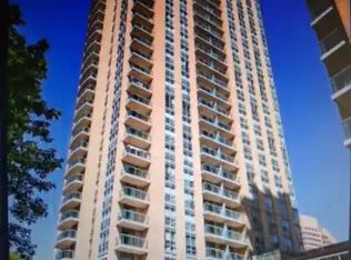 22 Olive Ave #1A, Toronto, ON M2N7G6
