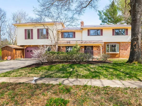 2131 E Meadowbluff Ct, Bloomington, IN 47401