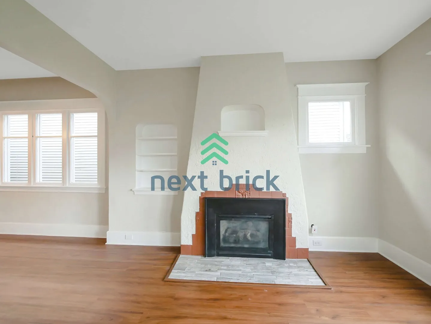 3 Beds and 1 Bath Beautiful Duplex is Available for Rent! — Photo 4