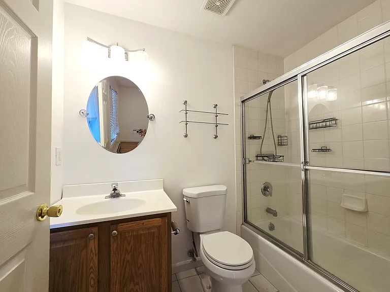 247 7th St #1 — Photo 7
