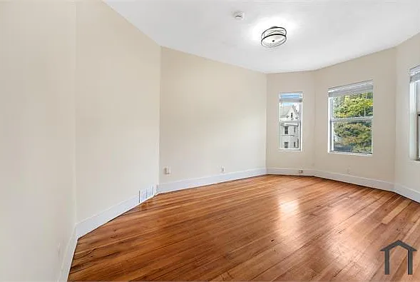 3 bed, 1084 sqft, $3,400 — Photo 3