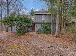 214 Snow Ridge Cir, Lake Harmony, PA 18624