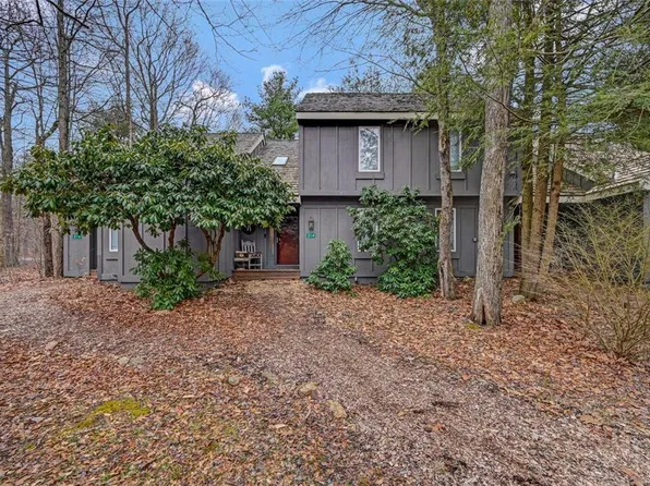 214 Snow Ridge Cir, Lake Harmony, PA 18624