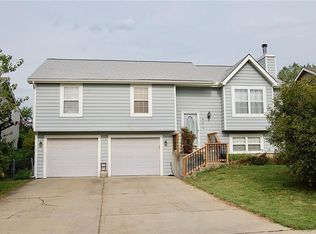 4210 Garland Ave, Leavenworth, KS 66048