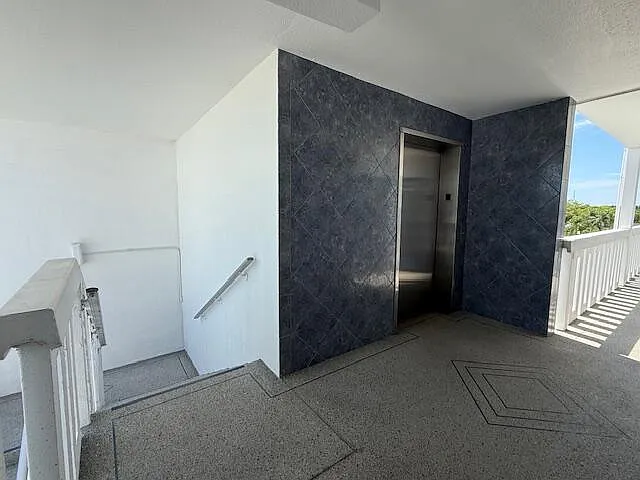 4078 Exeter E #E — Photo 23