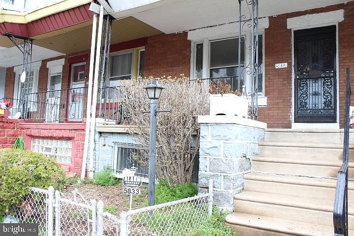1st image of 5833 Pine St