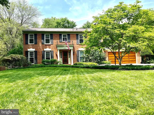 2226 Abbotsford Dr, Vienna, VA 22181