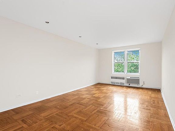3rd image of 3901 Independence Ave APT 6H