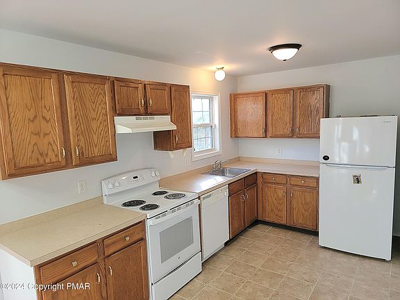 4th image of 7128 Robinwood Dr
