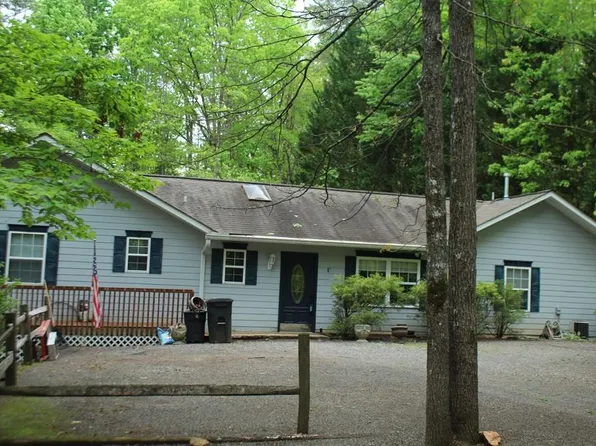 6961 Wood Lake Cir, Young Harris, GA 30582