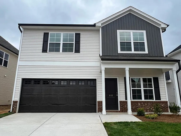 640 Cam Cir — Photo 1