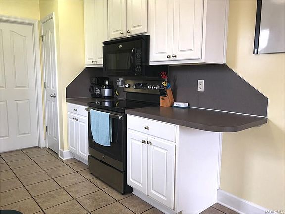 3rd image of 1811 Aspen Way