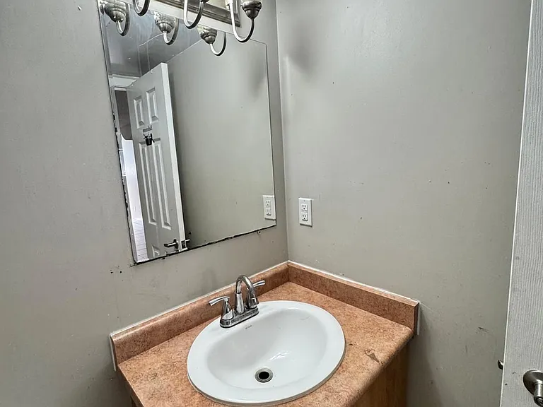112 Worthington Ave #BASEMENT — Photo 6