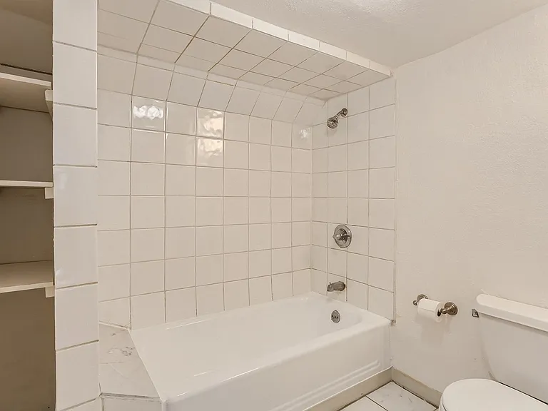 445 N Washington St — Photo 15