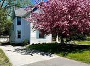 17 Waubeek St, Parry Sound, ON P2A 1B8