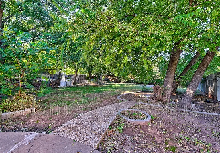 9809 N McKinley Ave — Photo 32