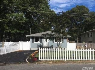 125 Hampton Ave, Mastic, NY 11950