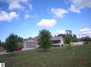 975 Denie Ln, Traverse City, MI 49684