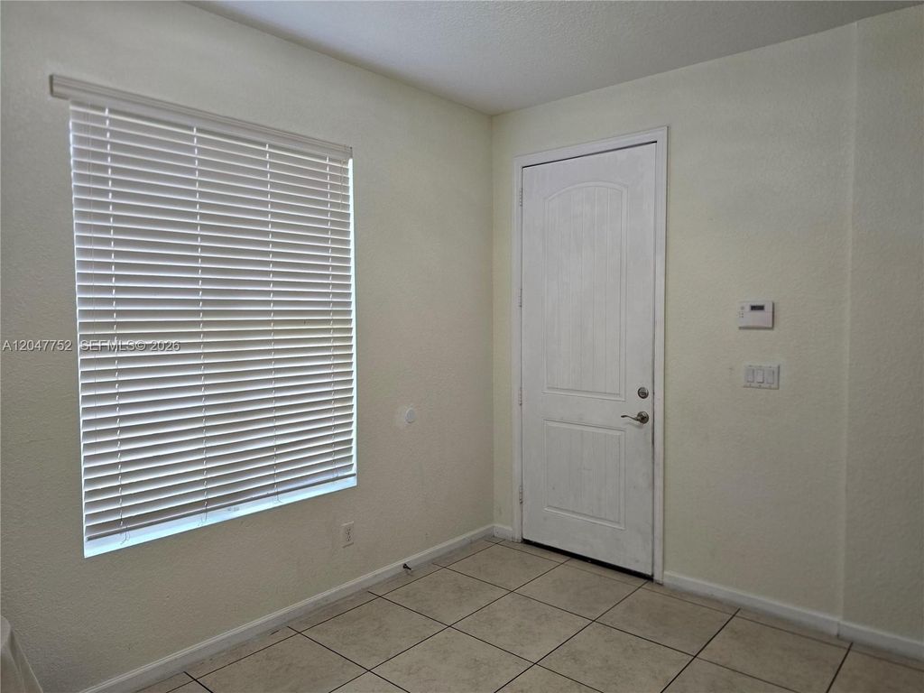 146 SW 7th Ct, photo 3