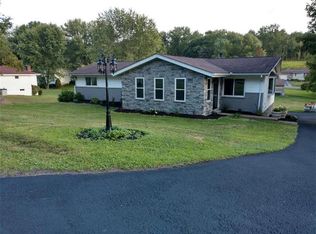 125 Park Dr, Ellwood City, PA 16117