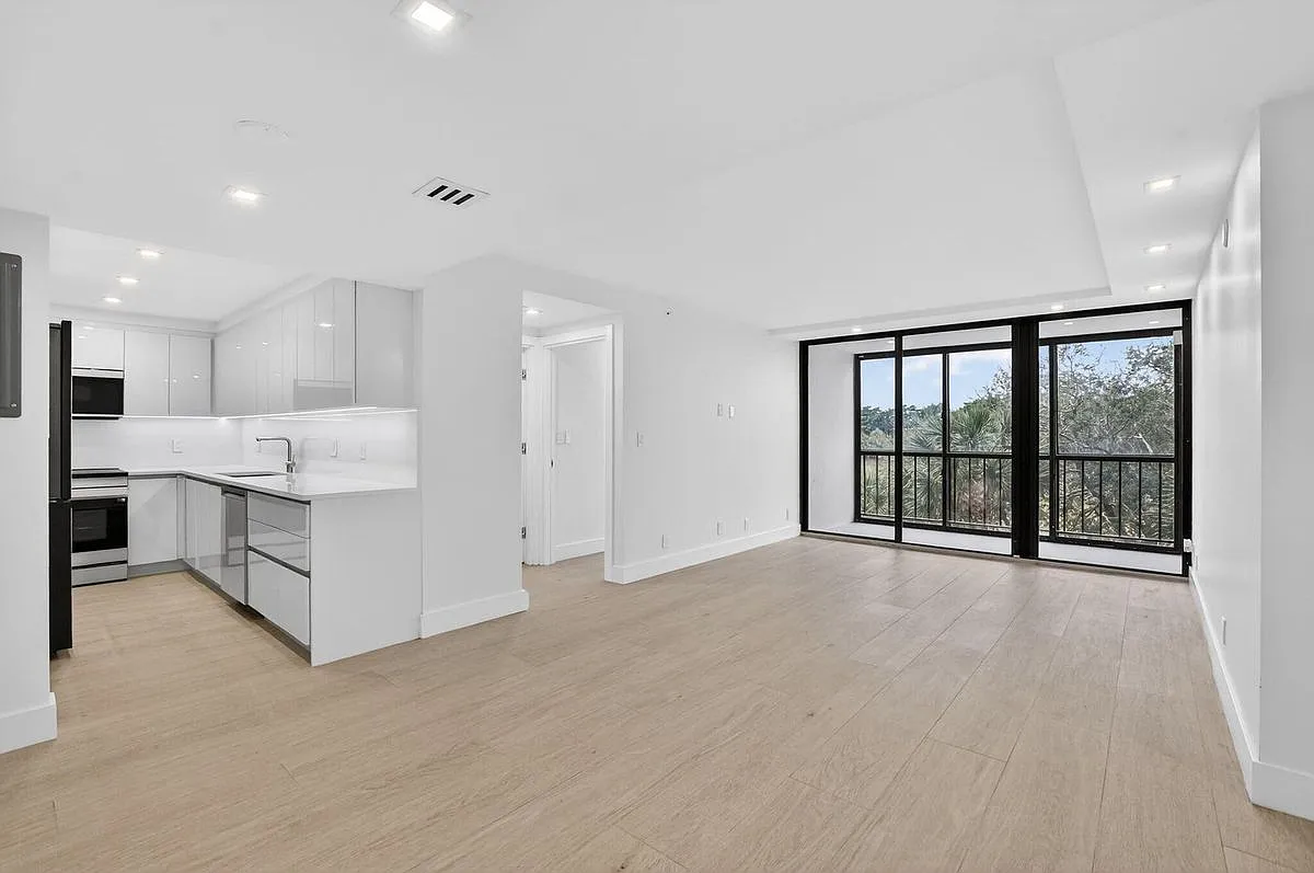2 bed, 2.0 bath, 1050 sqft, $3,500 — Photo 3