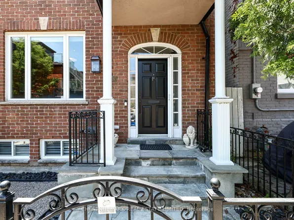 2C Tacoma Ave, Toronto, ON M4T 2B2