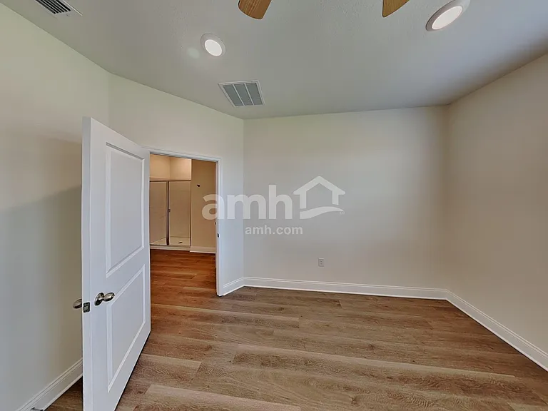 3728 Center Cove Ln — Photo 13