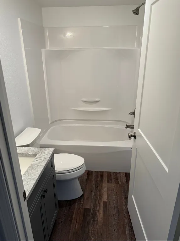 2 bed, $1,100 — Photo 3