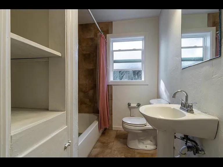 1103 NW 22nd Ave — Photo 5