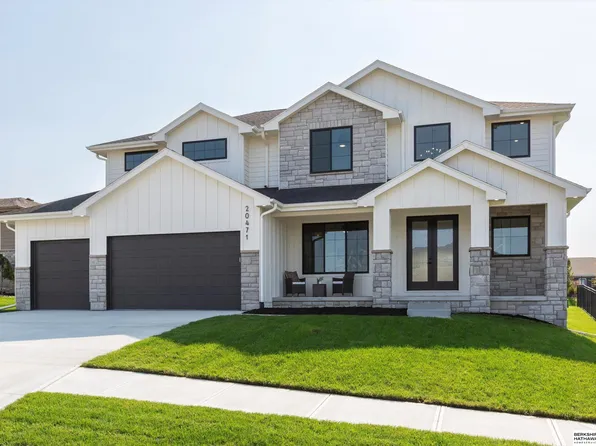 20471 B St, Elkhorn, NE 68022