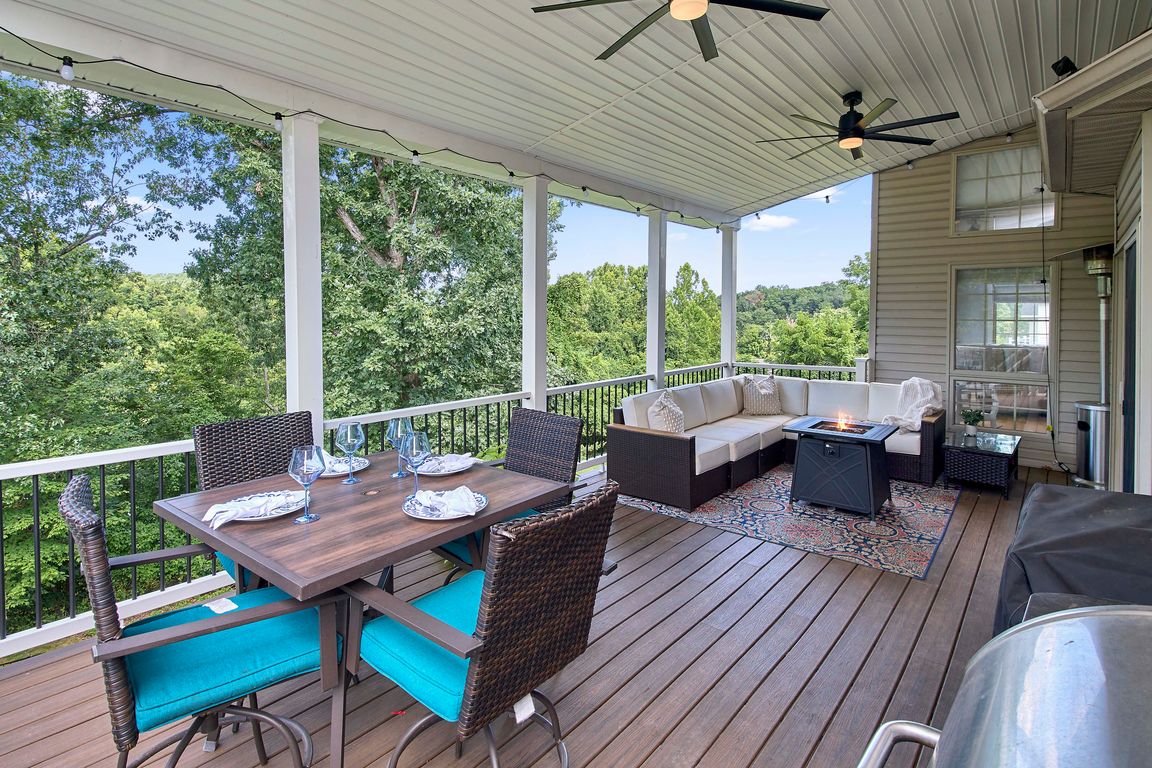 next background image