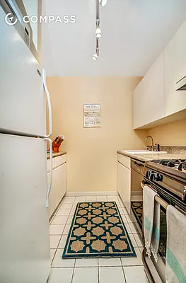Sold by Compass | media 5