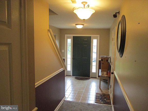 3rd image of 33 Shawn Ln