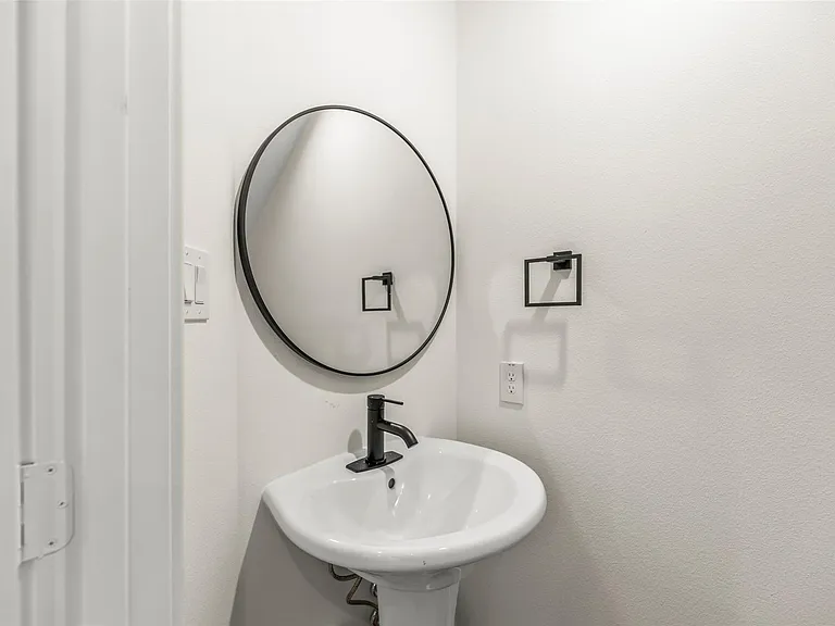 1810 Palmetto Landing Ct — Photo 13