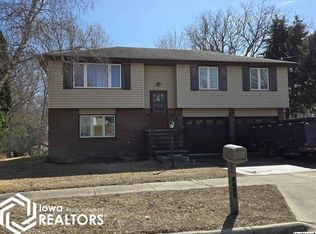 2055 S Carolina Ter, Mason City, IA 50401