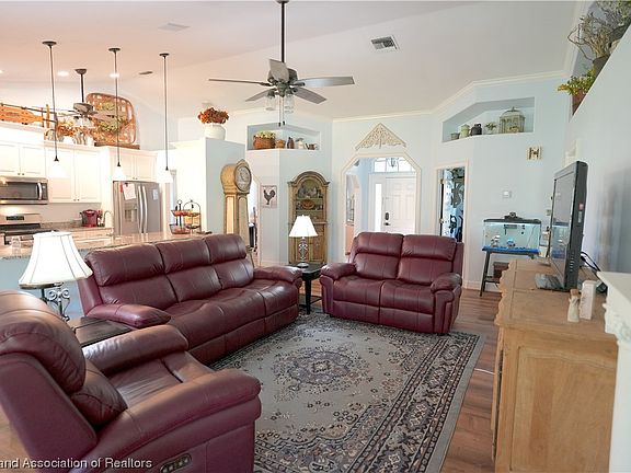 4th image of 5087 Strafford Oaks Dr