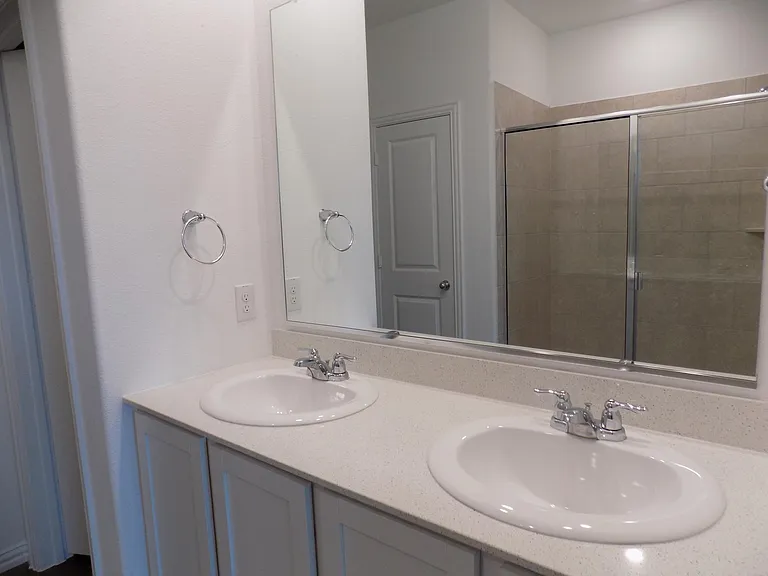 506 Saffron St — Photo 9