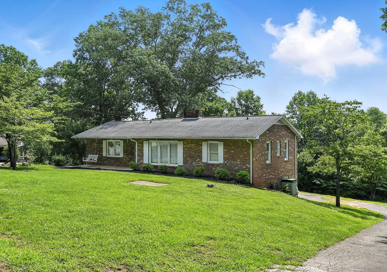 Spacious 3 Bed, 3 Bath Home on an Acre Move-In Ready! — Photo 1