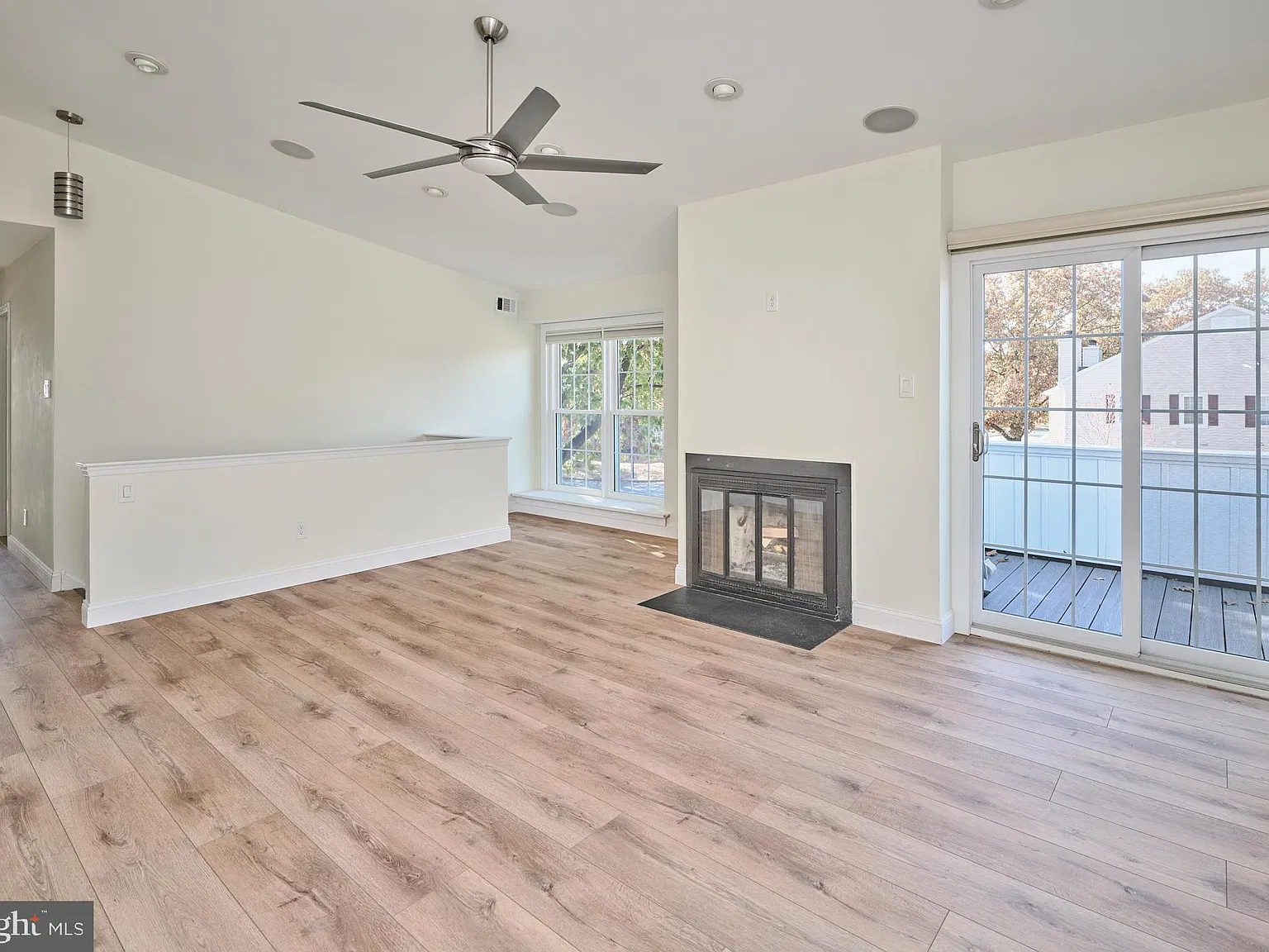 2 bed, 2.0 bath, $3,000 — Photo 3
